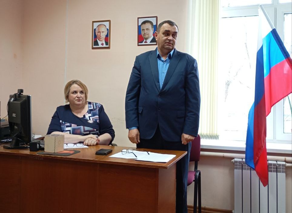 15 мая Глава Демянского муниципального округа Сапогов А.Н. провел встречу с жителями села Лычково.