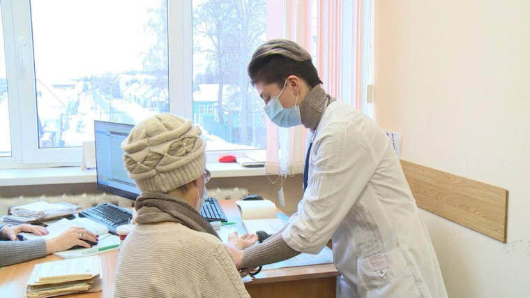 Более 3 тысяч новгородских медиков получают специальные социальные выплаты. Более 3 тысяч новгородских медиков получают специальные социальные выплаты.